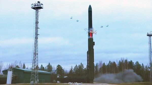 Lansiranje interkontintentalne balističke rakete RS-24 Jars tokom vežbi snaga za strateško obuzdavanje - Sputnik Srbija