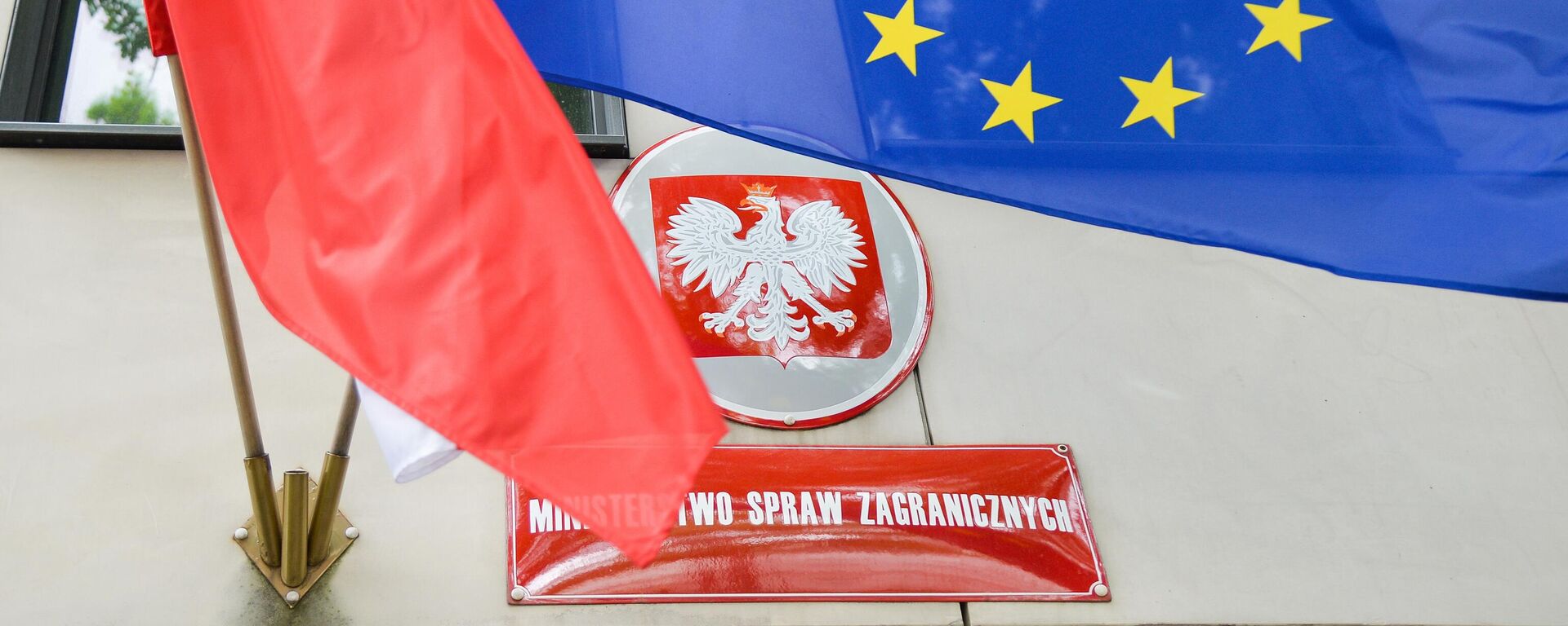Zastave Poljske i EU na zgradi Ministarstva spoljnih poslove Poljske u Varšavi - Sputnik Srbija, 1920, 28.10.2022