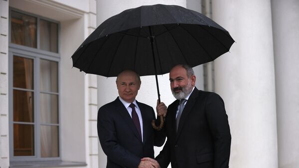 Vladimir Putin i Nikol Pašinjan u Sočiju - Sputnik Srbija