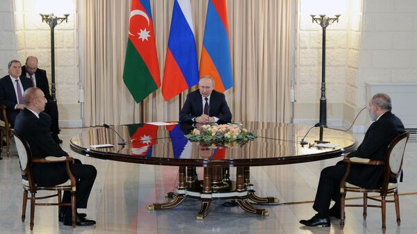 Трилатерални преговори Путина, Алијева и Пашињана у Сочију - Sputnik Србија