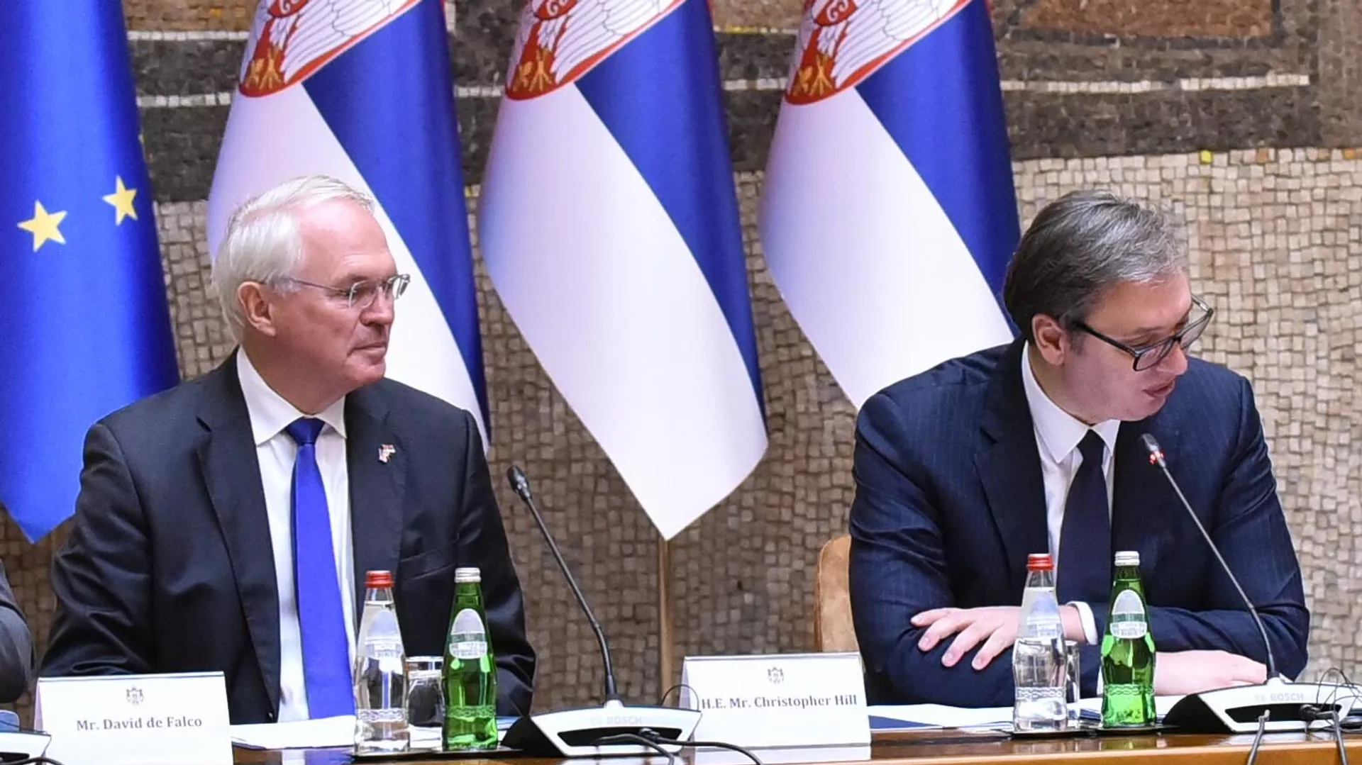 Predsednik Srbije Aleksandar Vučić i američki ambasador Kristofer Hil  - Sputnik Srbija, 1920, 05.11.2022