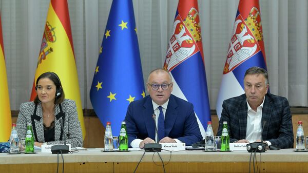 Министар грађевинарства Горан Весић са шпанском министарком индустрије Маријом Рејес Марото - Sputnik Србија