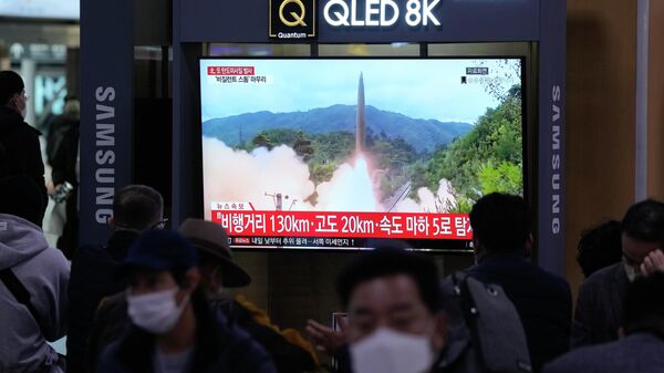 Severna Koreja ispaljuje balističku raketu - Sputnik Srbija
