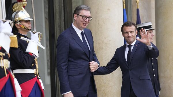 Predsednik Srbije sa francuskim predsednikom Emanuelom Makronom - Sputnik Srbija