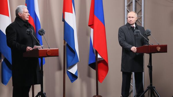 Predsednik Rusije Vladimir Putin i predsednik Kube Migel Dijaz Kanel  - Sputnik Srbija