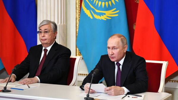 Председници Казахстана и Русије, Касим-Жомар Токајев и Владимир Путин - Sputnik Србија