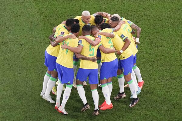 Бразилски репрезентативци прослављају гол против Јужне Кореје - Sputnik Србија