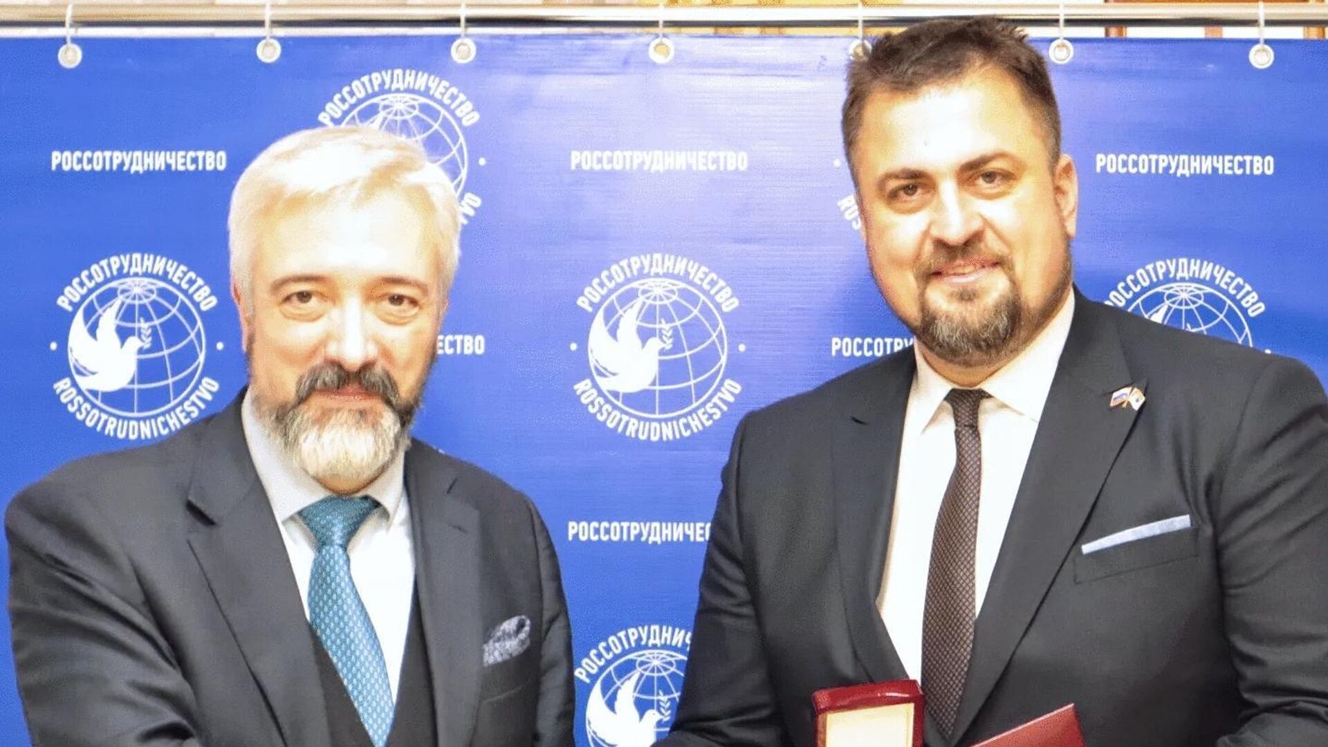 Najviše državno odlikovanje „Rosotrudičestva“ dodeljeno je Bošku Kozarskom Najviše državno odlikovanje „Rosotrudičestva“ dodeljeno je Bošku Kozarskom - Sputnik Srbija, 1920, 10.12.2022