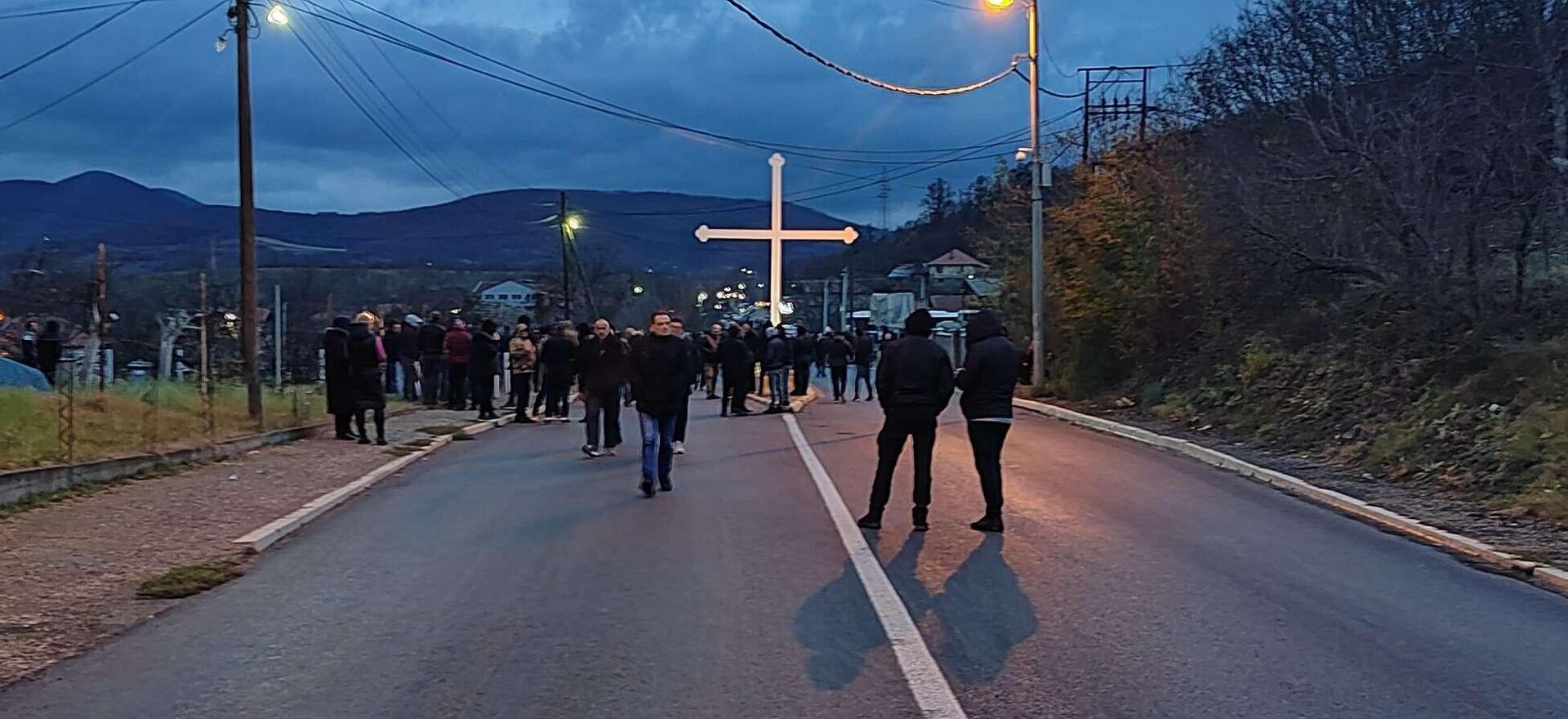 Srbi sa severa Kosova i Metohije blokirali put zbog hapšenja Dejana Pantića - Sputnik Srbija, 1920, 06.01.2023