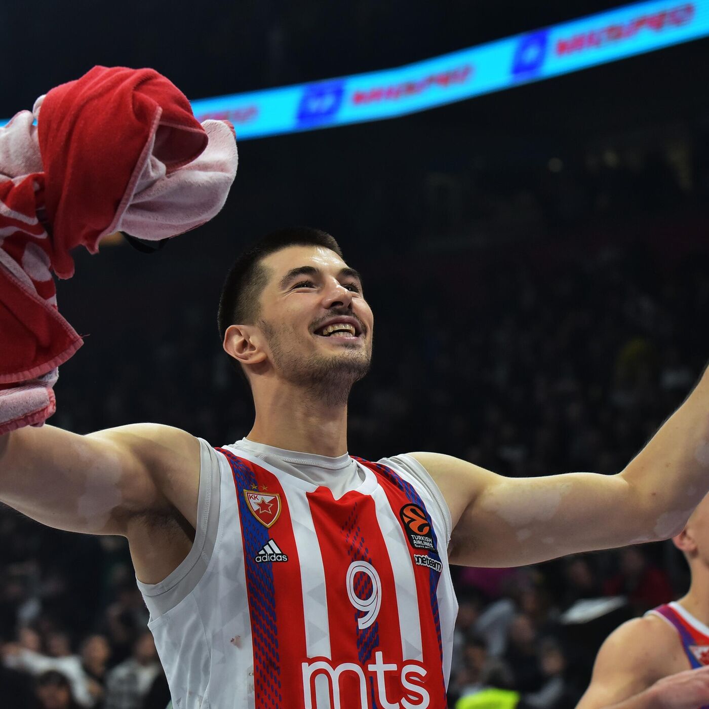 1147828660_409:0:2457:2048_1400x0_80_0_0