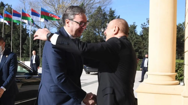 Predsednik Srbije Aleksandar Vučić u Bakuu sa predsednikom Azerbejdžana Ilhamom Alijevim. - Sputnik Srbija