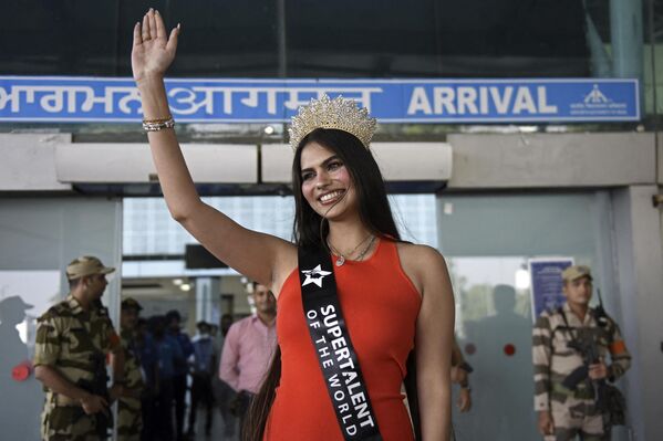 Pobednica „Mis supertalenat sveta 2022“ Rejčel Gupta iz Indije. - Sputnik Srbija