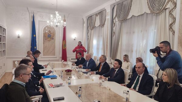 Састанак мандатара Миодрага Лекића са представницима партија већине о формирању нове владе Црне Горе - Sputnik Србија