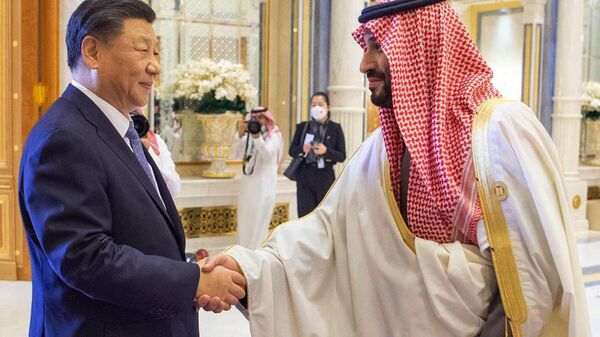Kineski predsednik Si Đinping i saudijski princ Mohamad bin Salman - Sputnik Srbija
