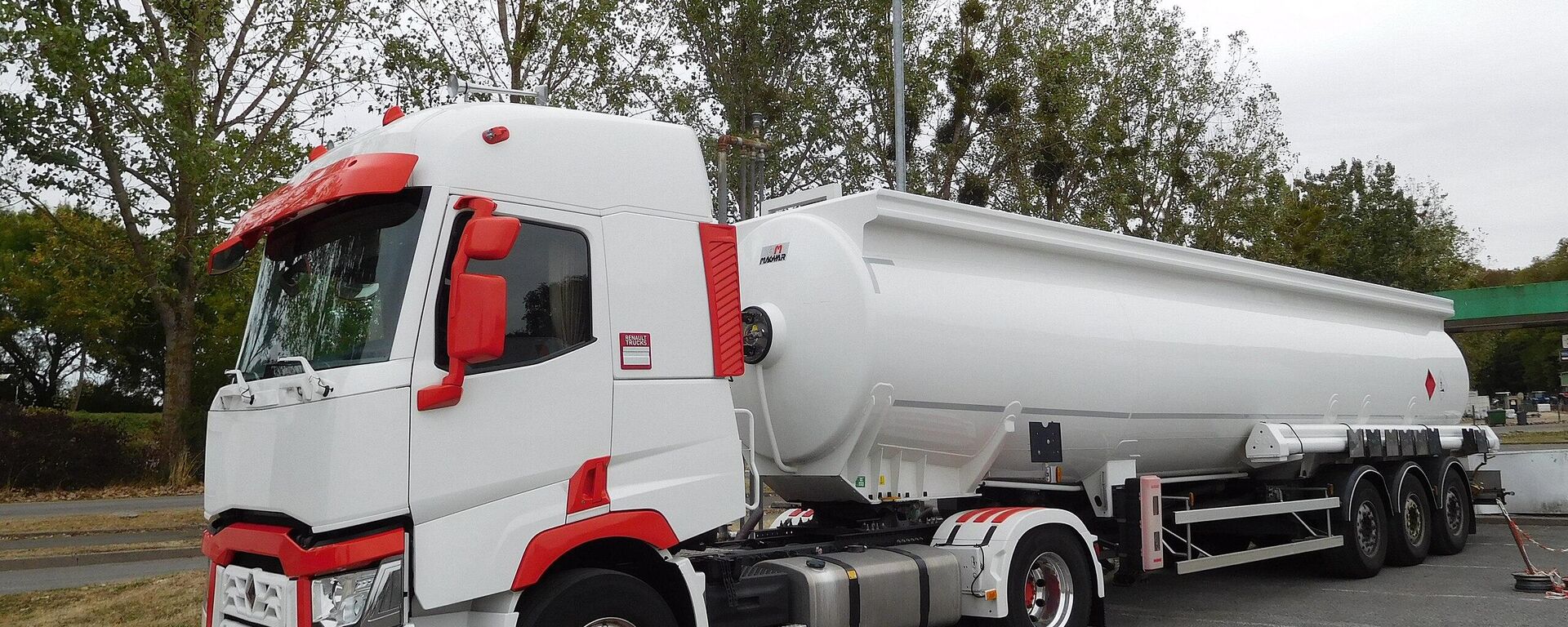 Kamion cisterna - Sputnik Srbija, 1920, 13.01.2023