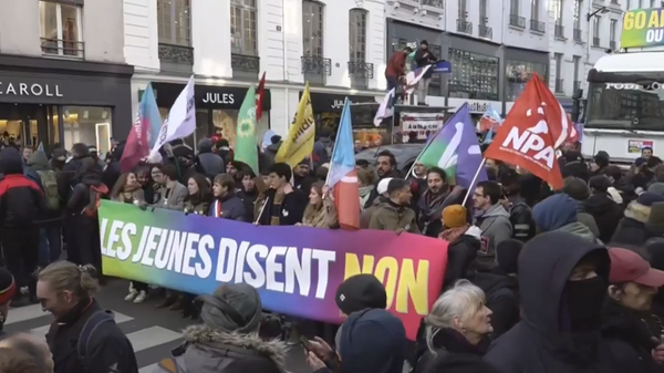Протести у Паризу - Sputnik Србија