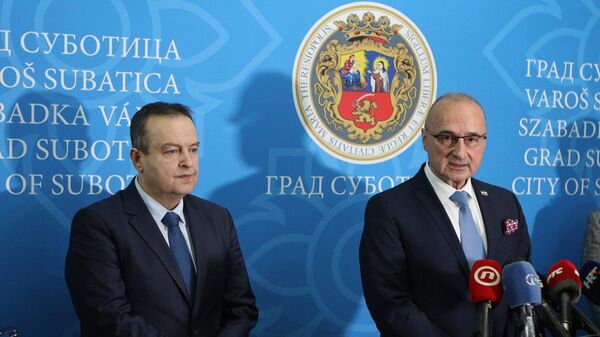 Ministar spoljnih poslova Ivica Dačić sa ministrom inostranih poslova Hrvatske Gordanom Grlićem Radmanom - Sputnik Srbija
