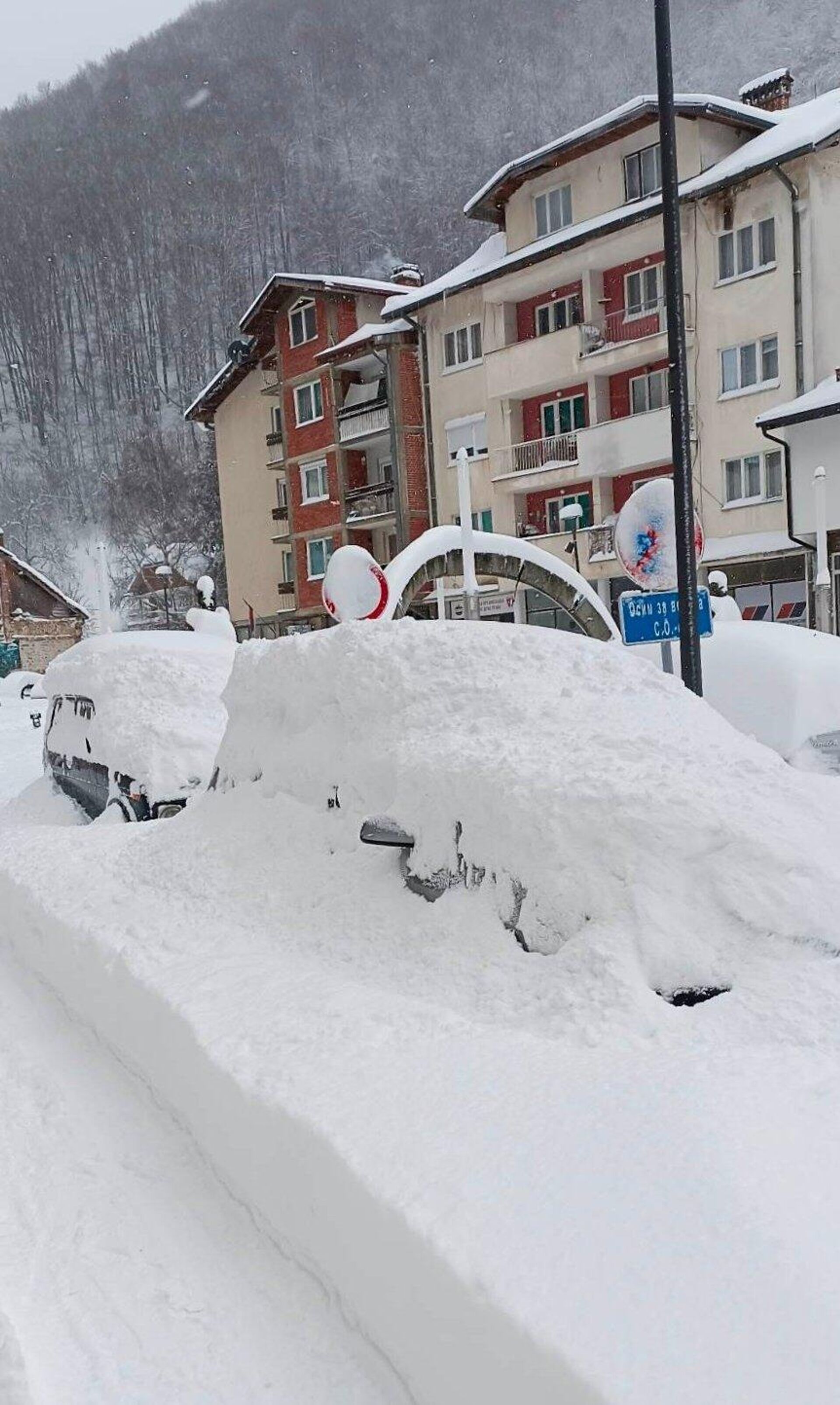 У општини Црна Трава висина снега је један метар, а у сметовима у брдско планинским пределима и до два метра - Sputnik Србија, 1920, 06.02.2023