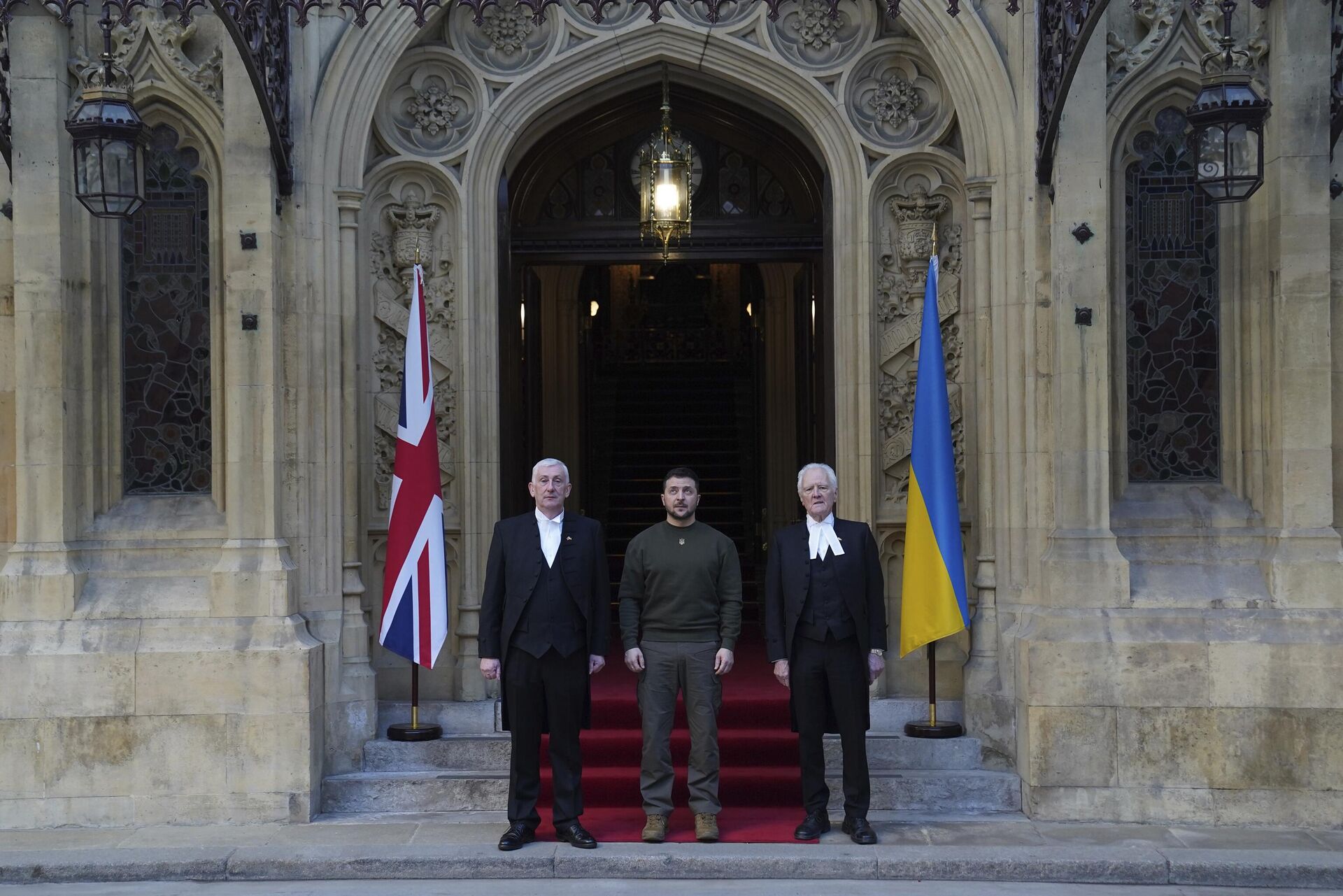 Predsednik Ukrajine Vladimir Zelenski ispred britanskog parlamenta u Londonu - Sputnik Srbija, 1920, 25.11.2023