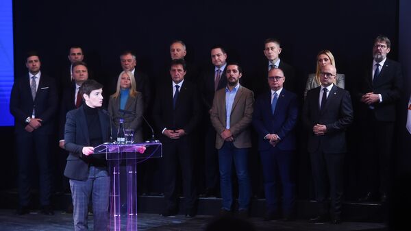 Premijer Ana Brnabić i ministri u Lebanu na predstavljanju rezultata rada 100 dana Vlade Srbije - Sputnik Srbija