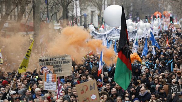 Demonstracije u Parizu - Sputnik Srbija
