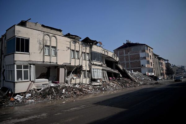Srušene zgrade u okrugu Elbistan 11. februara 2023. godine - Sputnik Srbija