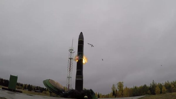 Лансирање балистичке ракете Топољ М  - Sputnik Србија
