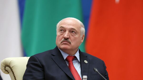 Prezident Belorussii Aleksandr Lukašenko na zasedanii Soveta glav stran-učastnic ŠOS v rasširennom sostave v Samarkande, Uzbekistan - Sputnik Srbija
