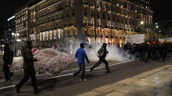 Сукоб полиције и демонстраната у Атини после железничке несреће  - Sputnik Србија