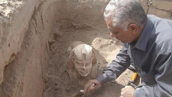 U Egiptu otkrivena sfinga koja se smeši. - Sputnik Srbija