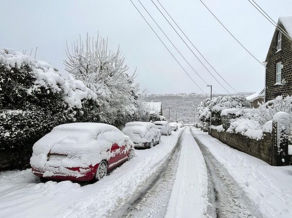 Скоро 300 школа је затворено само у Велсу због снега. - Sputnik Србија