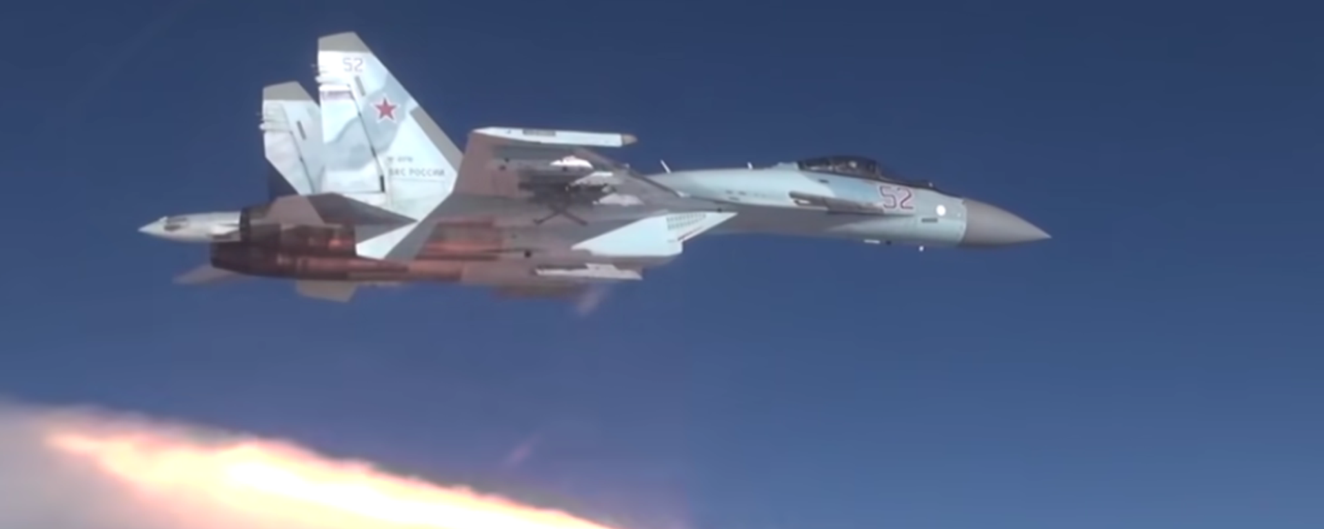 A Russian Su-35S fighter jet fires what appears to be an R-37M ultra-long-range air-to-air missile in a promotional video by the Russian Ministry of Defense - Sputnik Србија, 1920, 11.03.2023