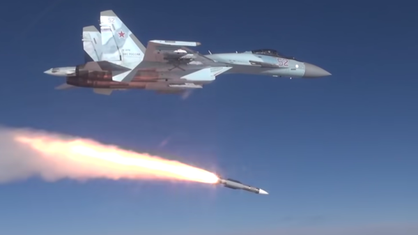 A Russian Su-35S fighter jet fires what appears to be an R-37M ultra-long-range air-to-air missile in a promotional video by the Russian Ministry of Defense - Sputnik Србија