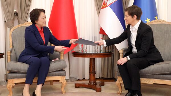Premijerka Srbije Ana Brnabić i ambasadorka Narodne Republike Kine u Srbiji Čen Bo - Sputnik Srbija