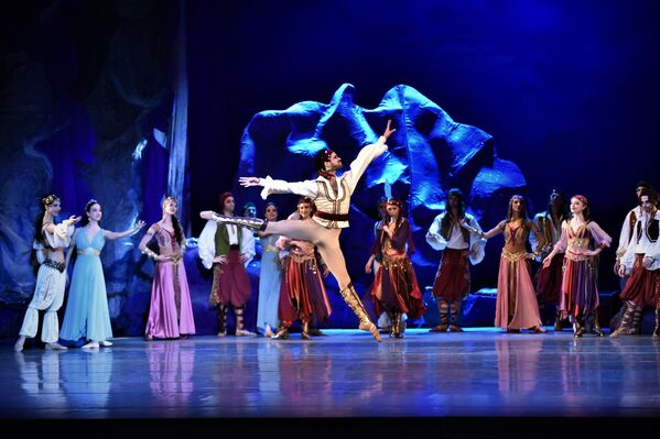 Scena iz predstave Gusar u Narodnom pozorištu - Sputnik Srbija