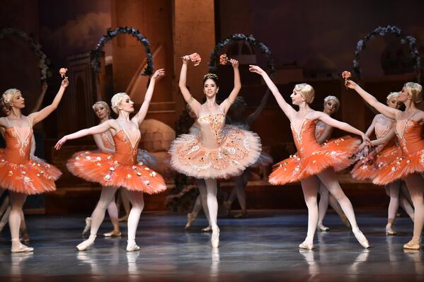 Predstava „Gusar“ izvedena je u koreografiji Bahrama Juldaševa, prema postavkama M. Petipa i P. Guseva i na muziku Adolfa Adama i grupe kompozitora. - Sputnik Srbija