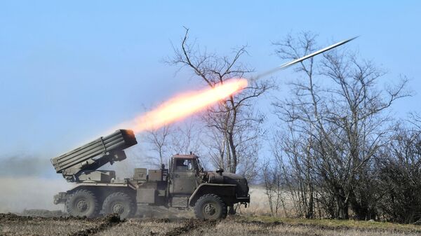 Višecevni raketni sistem Tornado-G u području specijalne vojne operacije - Sputnik Srbija