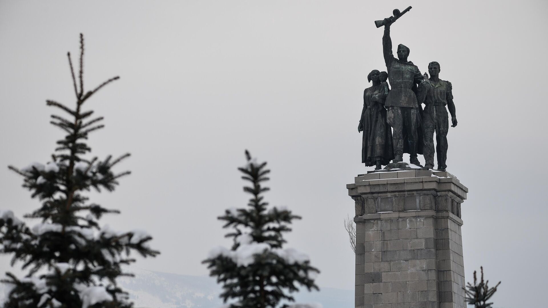 Они боятся в Болгария последствия демонтажа памятника Советской Армии