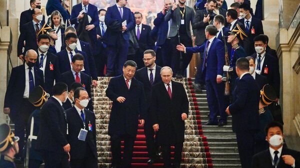 Председници Кине и Русије, Си Ђинпинг и Владимир Путин, после састанка у Кремљу - Sputnik Србија