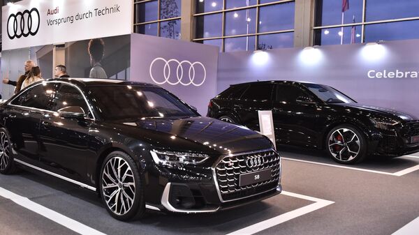 Međunarodni sajam automobila i motocikala na Beogradskom sajmu - audi S8 - Sputnik Srbija