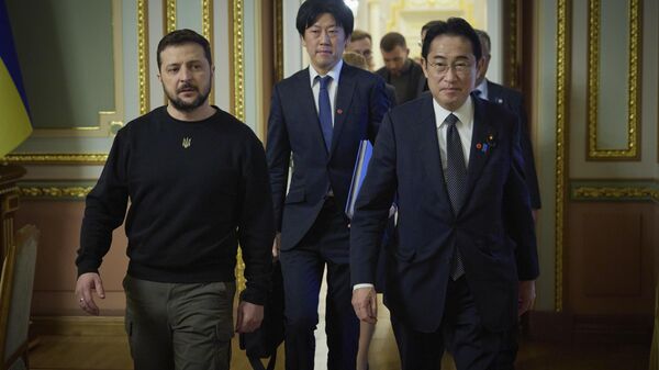 Премијер Јапана Фумио Кишида и украјински председник Владимир Зеленски - Sputnik Србија