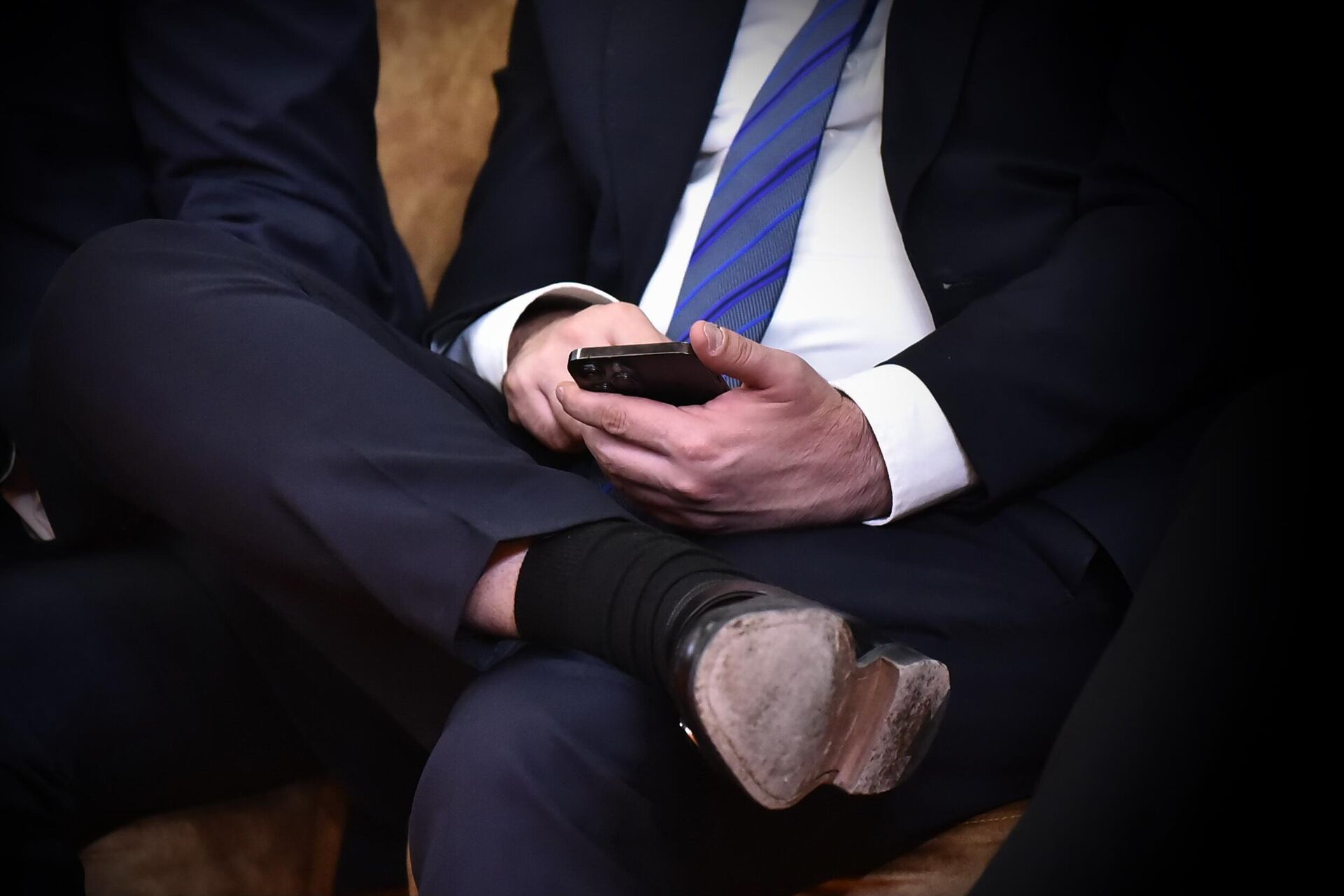 Cipele ministra ekonomije Severne Makedonije Krešnika Bektešija Cipele ministra ekonomije Severne Makedonije Krešnika Bektešija - Sputnik Srbija, 1920, 14.09.2025