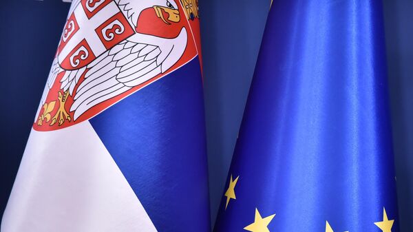 Zastava Srbije i EU - Sputnik Srbija