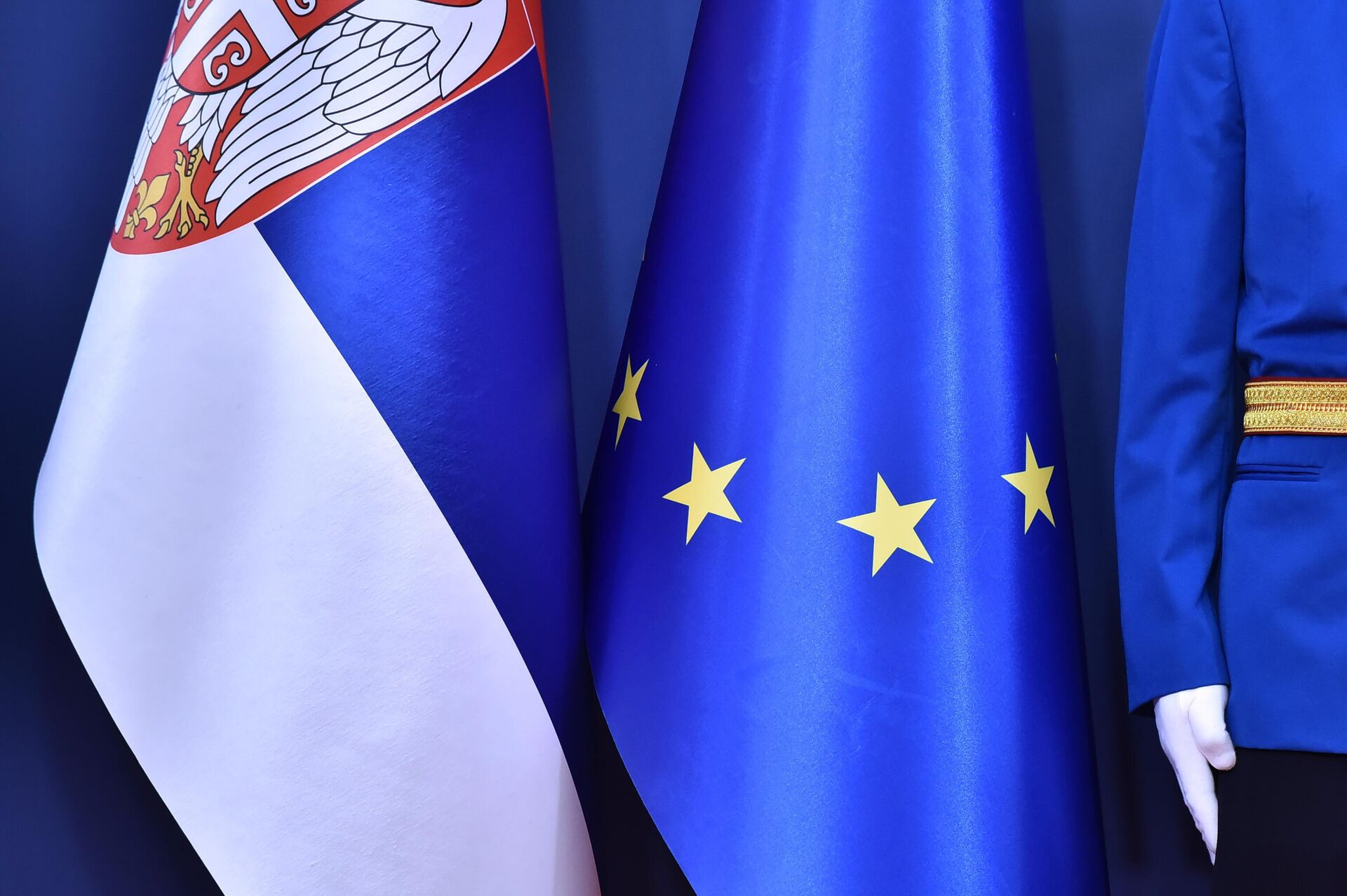 Застава Србије и ЕУ Застава Србије и ЕУ - Sputnik Србија, 1920, 03.04.2025