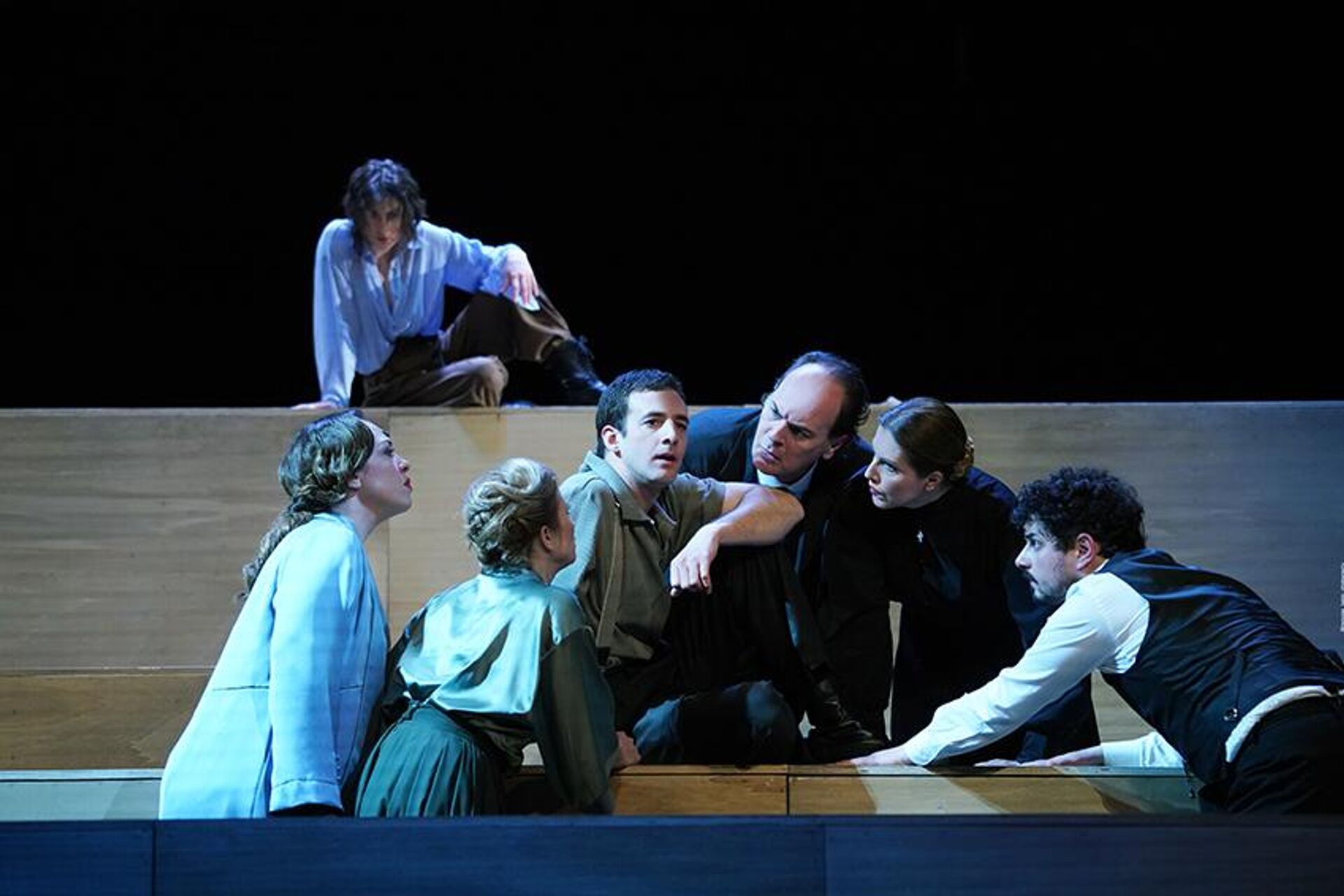 Predstava Očevi i oci u režiji Veljka Mićunovića u Narodnom pozorištu - Sputnik Srbija, 1920, 12.06.2023