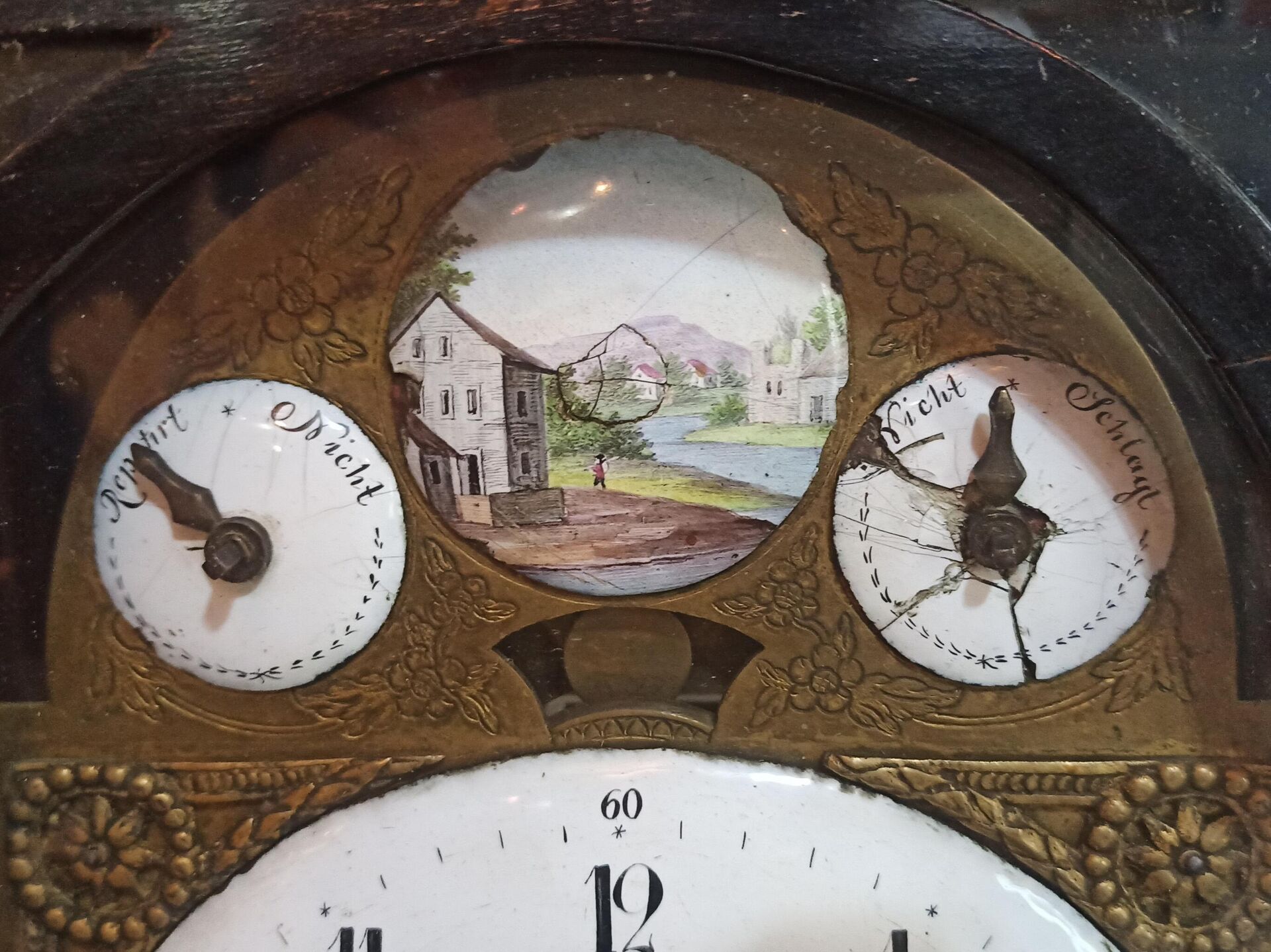 Detalji najstarijeg stonog sata u radnji, izradio ga je u Varaždinu 1832. čuveni majstor Georg Glinc. - Sputnik Srbija, 1920, 07.04.2023