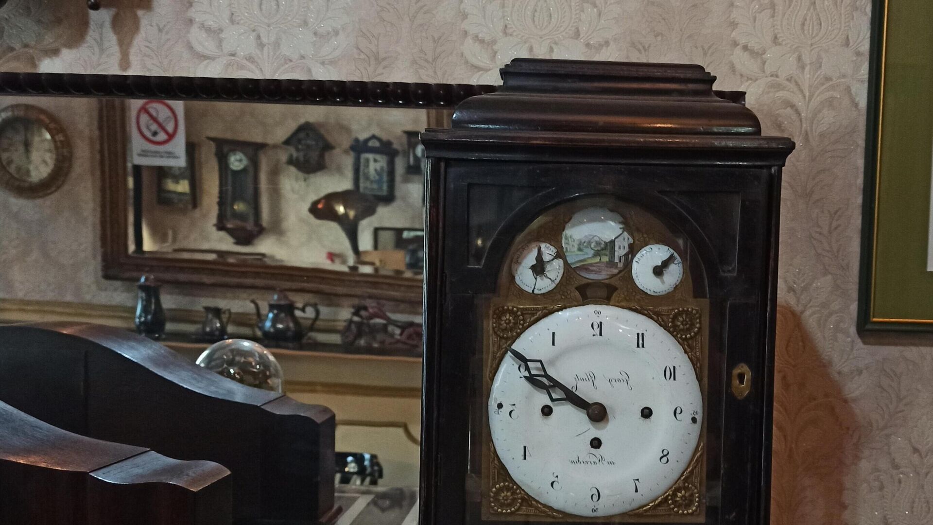 Најстарији стони сат у радњи има преко 190 година, израдио га је у Вараждину 1832. чувени мајстор Георг Глинц.  - Sputnik Србија, 1920, 08.04.2023