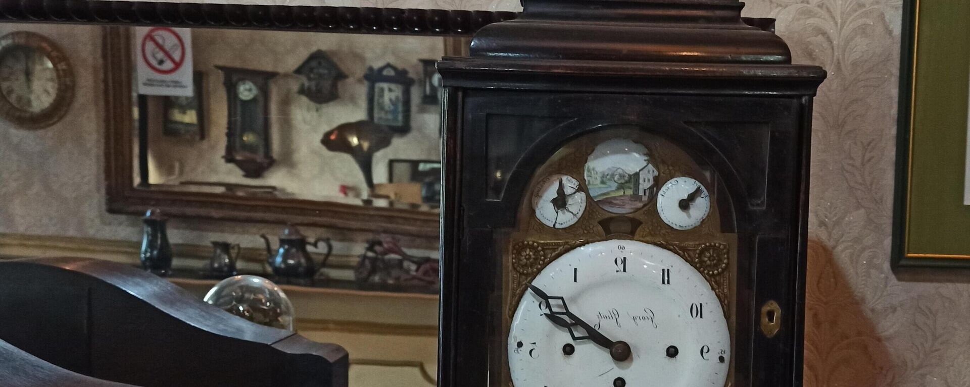 Најстарији стони сат у радњи има преко 190 година, израдио га је у Вараждину 1832. чувени мајстор Георг Глинц.  - Sputnik Србија, 1920, 08.04.2023