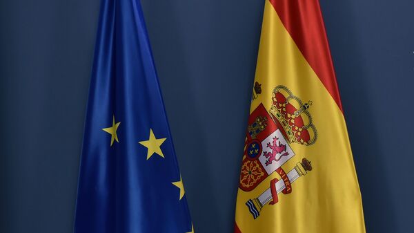 Zastave Španije i EU Zastave Španije i EU - Sputnik Srbija