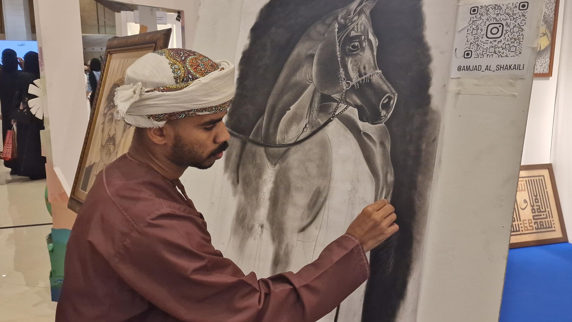 Umetnici stvaraju na Sajmu knjiga u Omanu - Sputnik Srbija, 1920, 14.04.2023